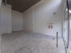 Loja com 60m² no bairro São João em Porto Alegre para Alugar