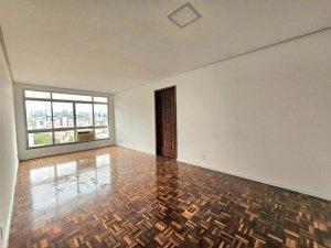 Apartamento com 95m², 3 dormitórios no bairro Moinho de Vento em Porto Alegre para Alugar