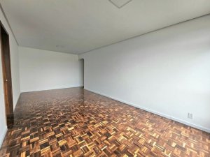 Apartamento com 95m², 3 dormitórios no bairro Moinho de Vento em Porto Alegre para Alugar