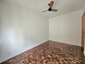Apartamento com 95m², 3 dormitórios no bairro Moinho de Vento em Porto Alegre para Alugar