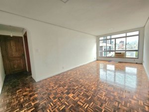 Apartamento com 95m², 3 dormitórios no bairro Moinho de Vento em Porto Alegre para Alugar
