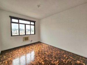 Apartamento com 95m², 3 dormitórios no bairro Moinho de Vento em Porto Alegre para Alugar