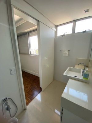 Apartamento com 120m², 3 dormitórios no bairro Auxiliadora em Porto Alegre para Alugar