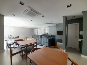 Apartamento com 70m², 2 dormitórios no bairro Menino Deus em Porto Alegre para Alugar