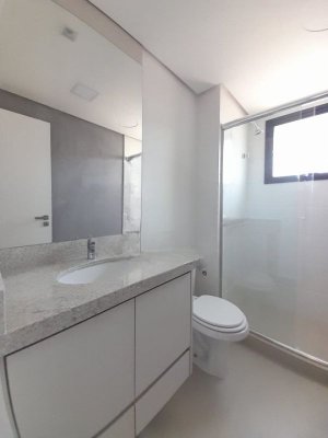 Apartamento com 70m², 2 dormitórios no bairro Menino Deus em Porto Alegre para Alugar