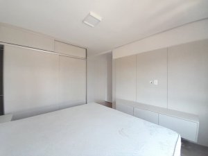 Apartamento com 70m², 2 dormitórios no bairro Menino Deus em Porto Alegre para Alugar