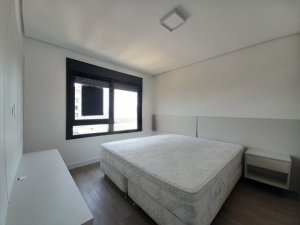 Apartamento com 70m², 2 dormitórios no bairro Menino Deus em Porto Alegre para Alugar