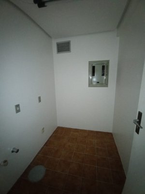 Salas/Conjuntos com 60m² no bairro Centro Histórico em Porto Alegre para Alugar