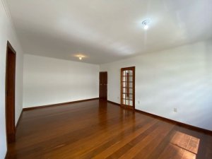 Apartamento com 108m², 1 dormitório no bairro Três Figueiras em Porto Alegre para Alugar
