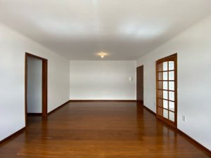 Apartamento com 108m², 1 dormitório no bairro Três Figueiras em Porto Alegre para Alugar