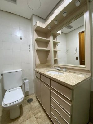 Apartamento com 272m², 4 dormitórios no bairro Chácara das Pedras em Porto Alegre para Alugar