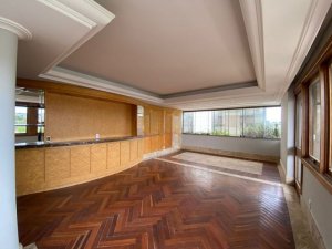 Apartamento com 272m², 4 dormitórios no bairro Chácara das Pedras em Porto Alegre para Alugar