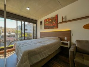 Apartamento com 33m², 1 dormitório no bairro Azenha em Porto Alegre para Alugar