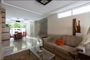 Casa com 190m², 3 dormitórios no bairro Pedra Redonda em Porto Alegre para Alugar