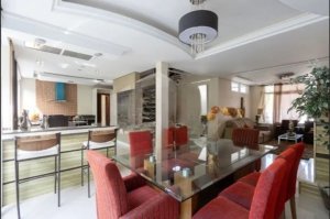 Casa com 190m², 3 dormitórios no bairro Pedra Redonda em Porto Alegre para Alugar