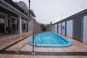 Casa com 400m², 5 dormitórios no bairro Jardim Carvalho em Porto Alegre para Alugar