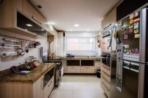 Casa com 400m², 5 dormitórios no bairro Jardim Carvalho em Porto Alegre para Alugar