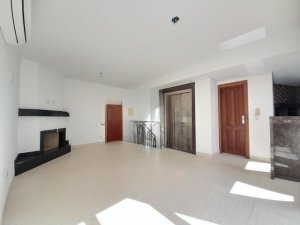 Casa com 273m², 4 dormitórios no bairro Praia de Belas em Porto Alegre para Alugar