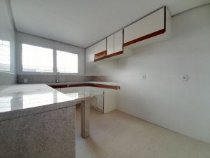 Casa com 273m², 4 dormitórios no bairro Praia de Belas em Porto Alegre para Alugar