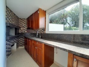 Casa com 273m², 4 dormitórios no bairro Praia de Belas em Porto Alegre para Alugar