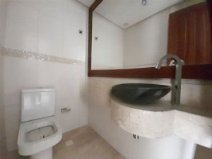 Casa com 273m², 4 dormitórios no bairro Praia de Belas em Porto Alegre para Alugar