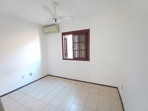 Casa com 67m², 2 dormitórios no bairro Tristeza em Porto Alegre para Alugar