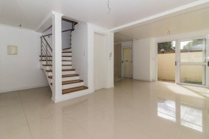 Casa com 110m², 3 dormitórios no bairro Jardim São Pedro em Porto Alegre para Alugar