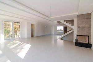 Casa com 278m², 4 dormitórios no bairro Tristeza em Porto Alegre para Alugar