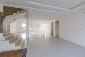 Casa com 278m², 4 dormitórios no bairro Tristeza em Porto Alegre para Alugar