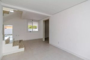 Casa com 278m², 4 dormitórios no bairro Tristeza em Porto Alegre para Alugar