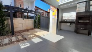 Casa com 200m², 2 dormitórios no bairro Hípica em Porto Alegre para Alugar