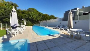 Casa com 200m², 2 dormitórios no bairro Hípica em Porto Alegre para Alugar