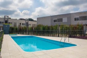 Casa com 87m², 2 dormitórios no bairro Vila Nova em Porto Alegre para Alugar