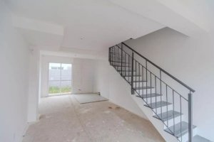 Casa com 87m², 2 dormitórios no bairro Vila Nova em Porto Alegre para Alugar