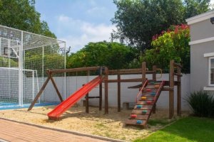 Casa com 87m², 2 dormitórios no bairro Vila Nova em Porto Alegre para Alugar