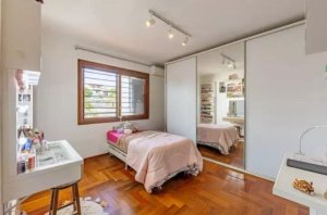 Casa com 269m², 4 dormitórios no bairro Vila Jardim em Porto Alegre para Alugar