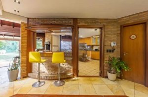 Casa com 269m², 4 dormitórios no bairro Vila Jardim em Porto Alegre para Alugar