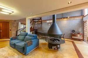 Casa com 269m², 4 dormitórios no bairro Vila Jardim em Porto Alegre para Alugar