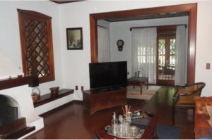 Casa com 600m², 5 dormitórios no bairro Boa Vista em Porto Alegre para Alugar