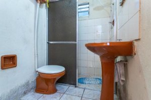 Casa com 150m², 3 dormitórios no bairro Partenon em Porto Alegre para Alugar