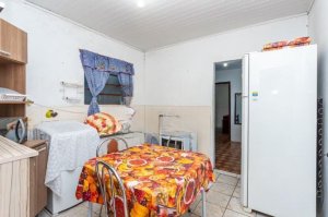 Casa com 150m², 3 dormitórios no bairro Partenon em Porto Alegre para Alugar