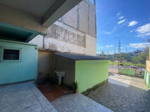 Casa com 150m², 3 dormitórios no bairro Partenon em Porto Alegre para Alugar