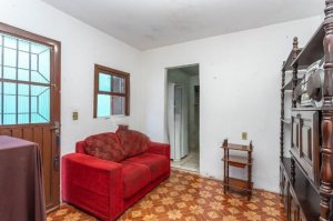 Casa com 150m², 3 dormitórios no bairro Partenon em Porto Alegre para Alugar