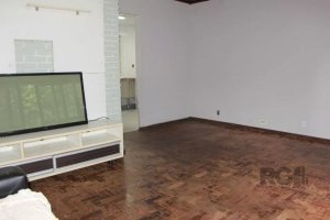 Casa com 175m², 3 dormitórios no bairro Jardim Carvalho em Porto Alegre para Alugar
