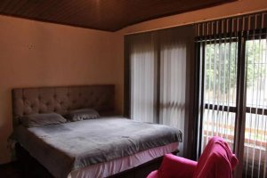 Casa com 175m², 3 dormitórios no bairro Jardim Carvalho em Porto Alegre para Alugar