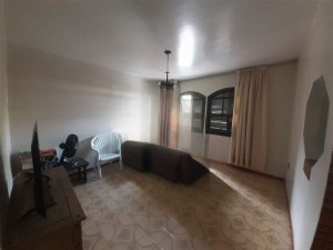 Casa com 200m², 4 dormitórios no bairro Santo Antonio em Porto Alegre para Alugar