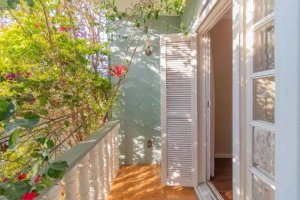 Casa com 248m², 4 dormitórios no bairro Partenon em Porto Alegre para Alugar