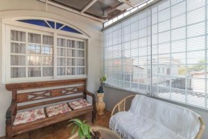 Casa com 248m², 4 dormitórios no bairro Partenon em Porto Alegre para Alugar