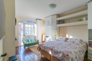 Casa com 248m², 4 dormitórios no bairro Partenon em Porto Alegre para Alugar