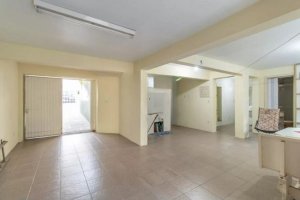 Casa com 248m², 4 dormitórios no bairro Partenon em Porto Alegre para Alugar